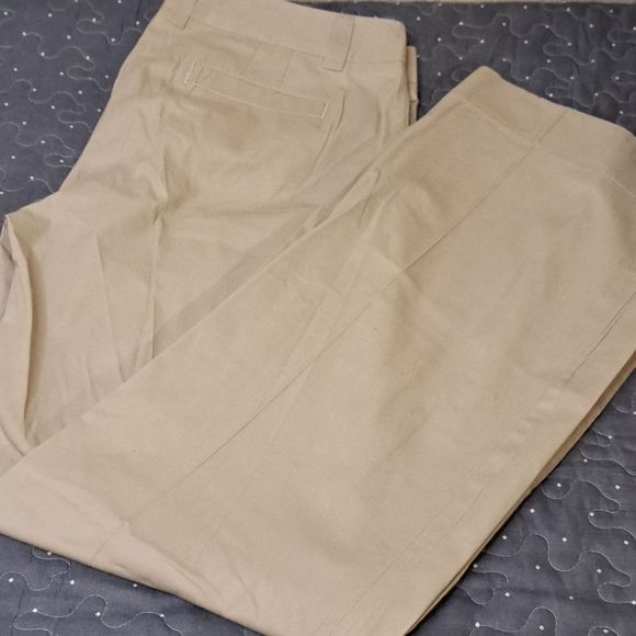 J. Crew Pants - J. Crew Broken in chino pants size 8